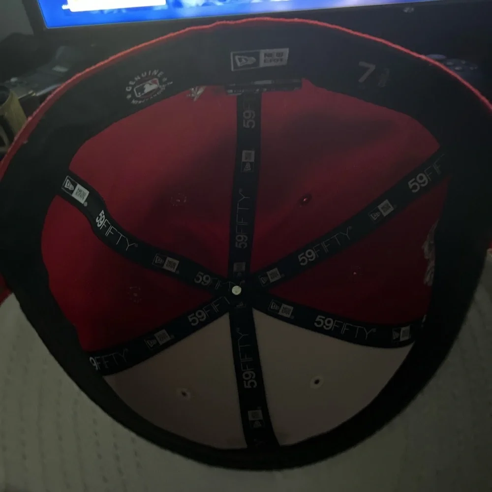 Angels hat - Picture 3 of 3
